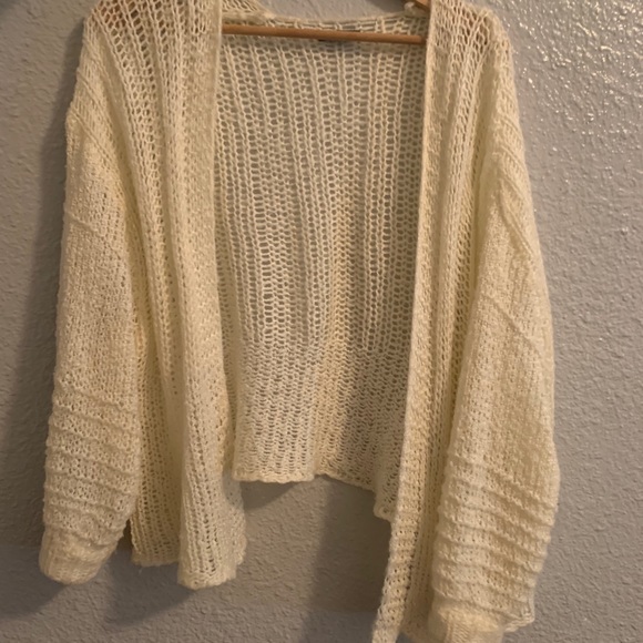 Cream Cropped Sweater - Picture 3 of 4